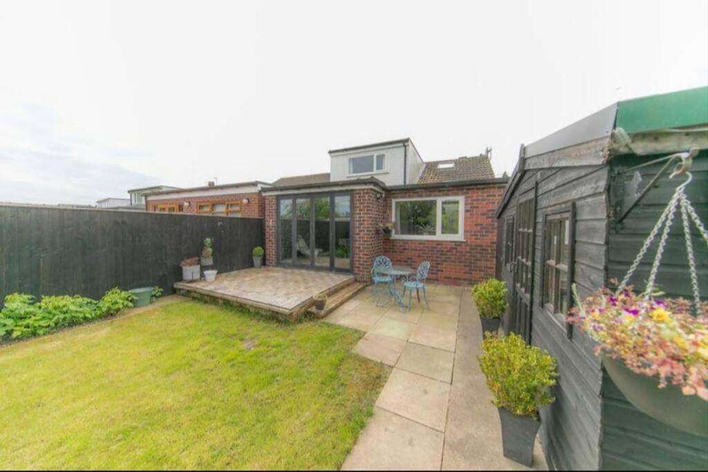 Recently Refurbished Home. Poulton-le-Fylde Exteriör bild